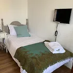 1 بيت ضيافة *