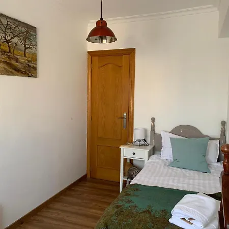 בית הארחה 1 *